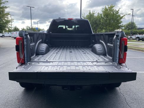 Used 2025 Ford F450 Platinum w/ FX4 Off-Road Package AWD/4WD image 11