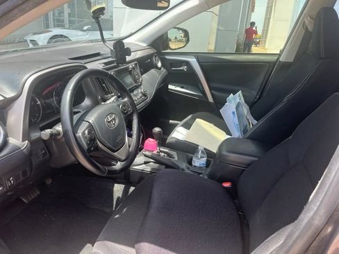 Used 2016 Toyota RAV4 XLE FWD image 9