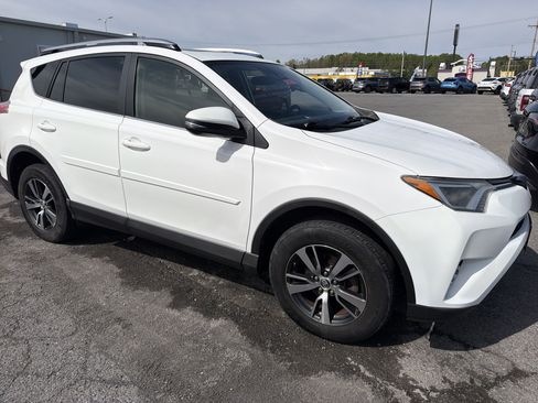 Used 2017 Toyota RAV4 XLE w/ All Weather Liner Package AWD/4WD image 3
