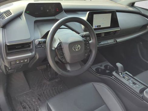 Certified 2025 Toyota Prius XLE FWD image 8