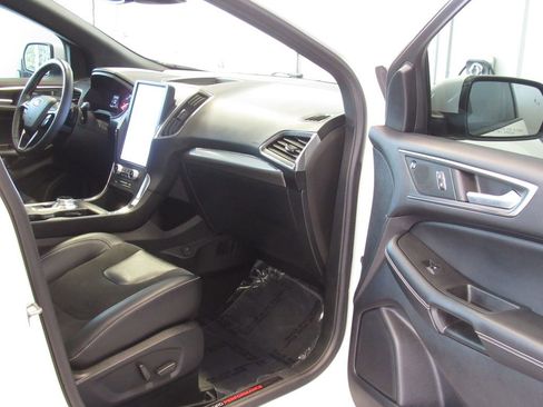 Used 2022 Ford Edge ST w/ Equipment Group 401A image 17