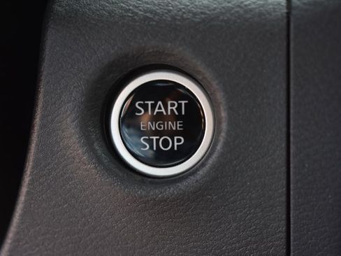 Used 2024 Nissan Frontier SV RWD image 27