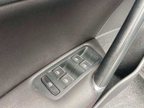 Used 2016 Volkswagen GTI Autobahn w/ Driver Assistance Package image 20