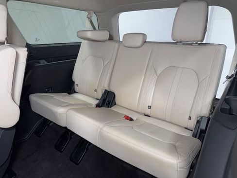 Used 2023 Ford Expedition Max Platinum image 28
