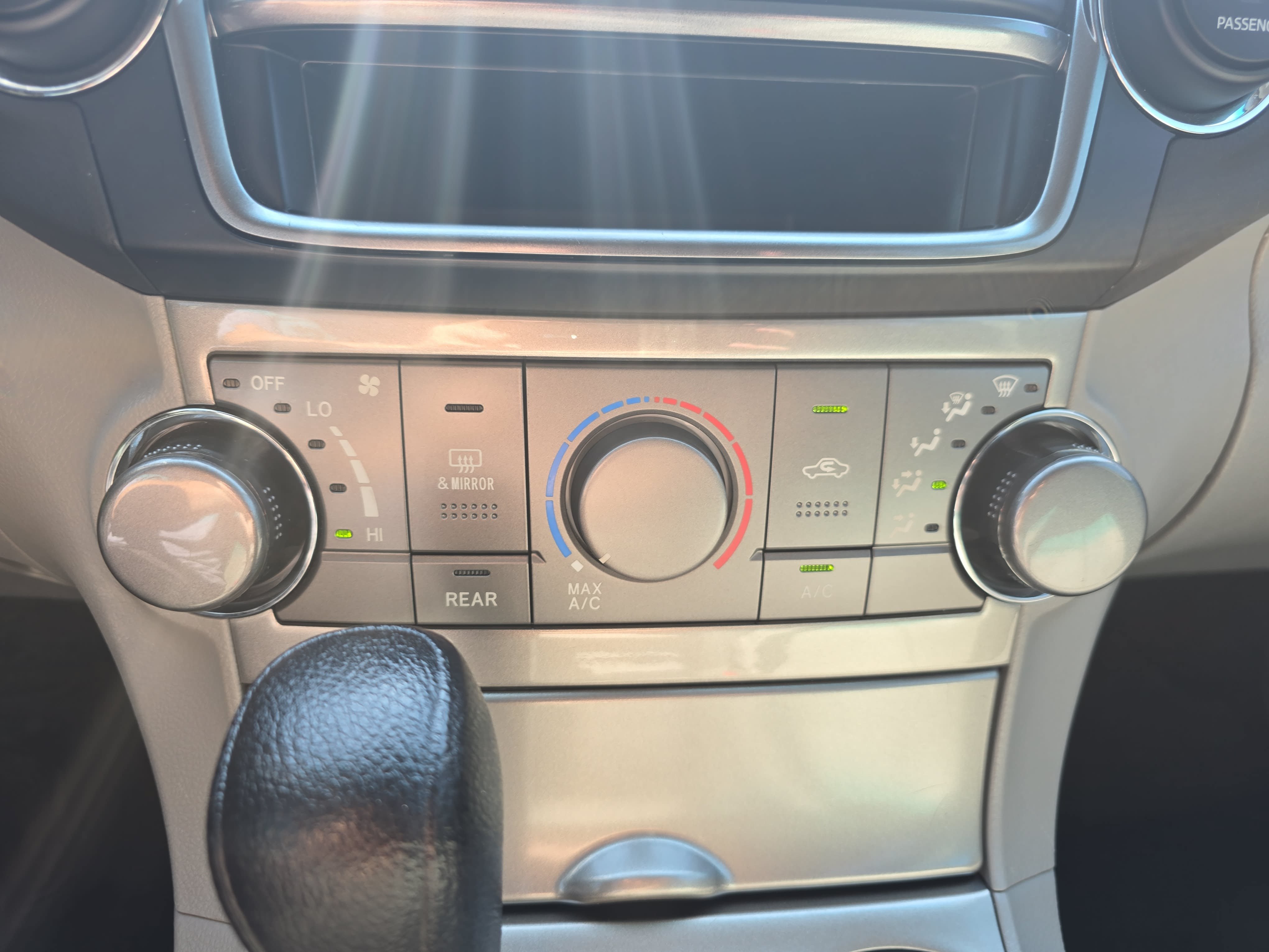 Used 2013 Toyota Highlander Plus FWD image 23