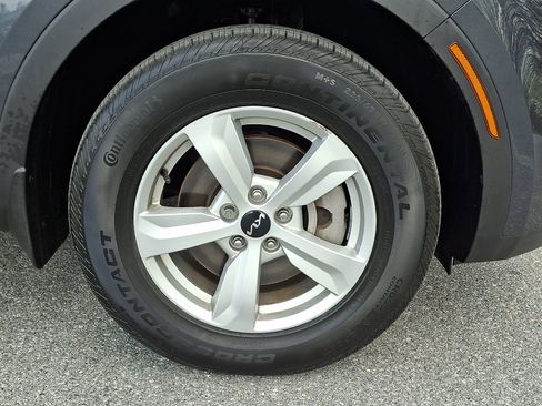 Used 2023 Kia Sorento LX image 8