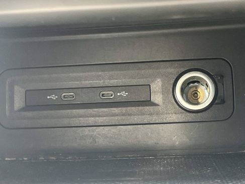 Used 2021 Volkswagen Atlas Cross Sport SE w/ Panoramic Sunroof Package FWD image 36