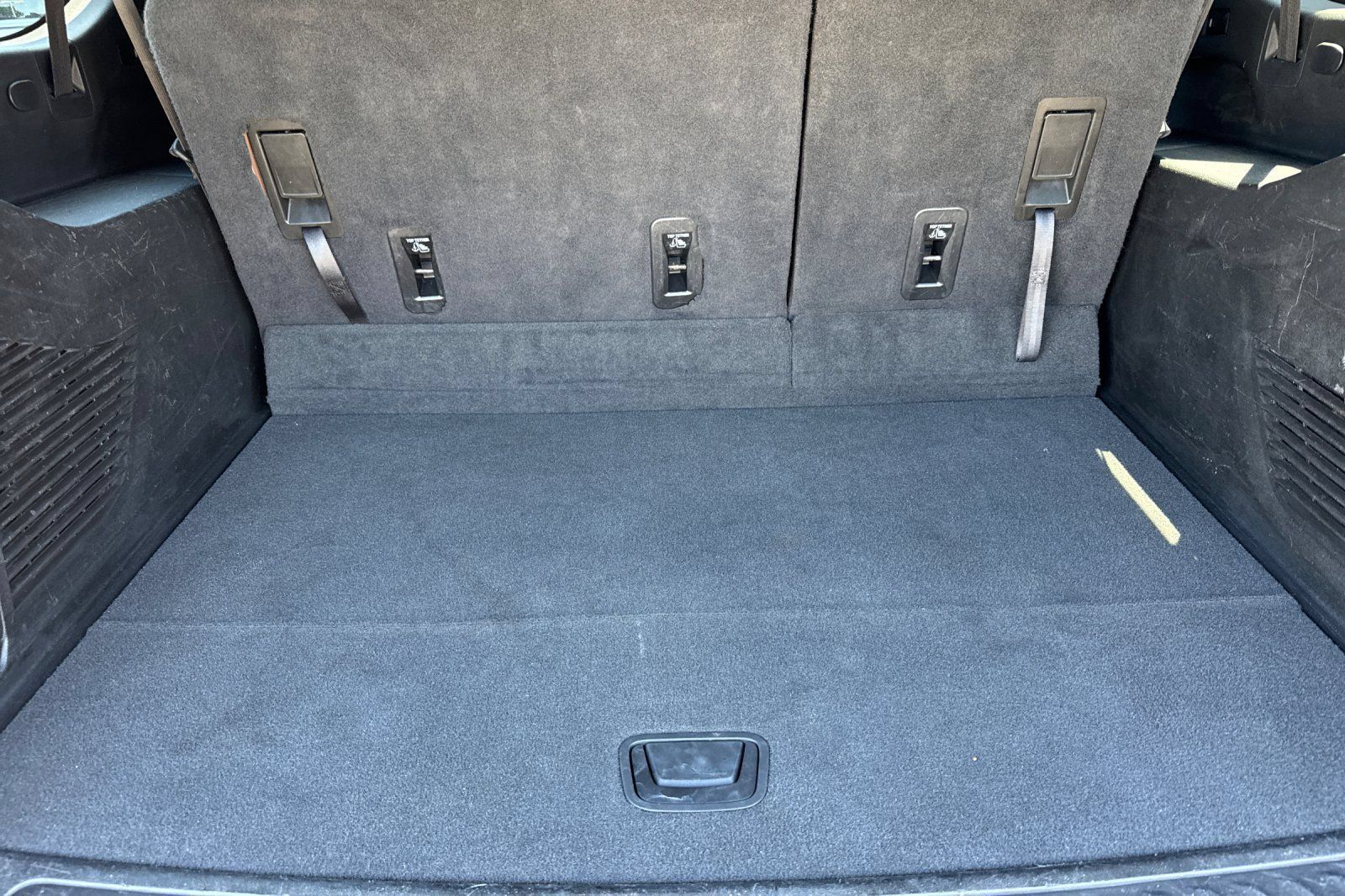 Used 2022 Chevrolet Suburban LT AWD/4WD image 16