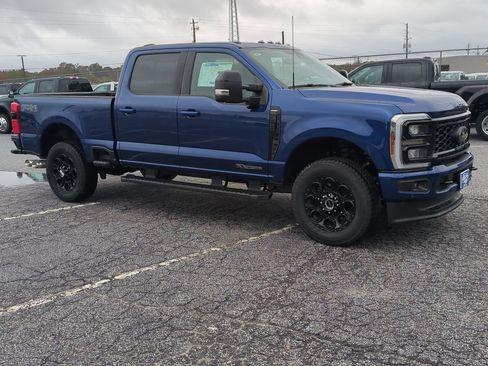 New 2026 Ford F250 Lariat w/ Black Appearance Package image 3