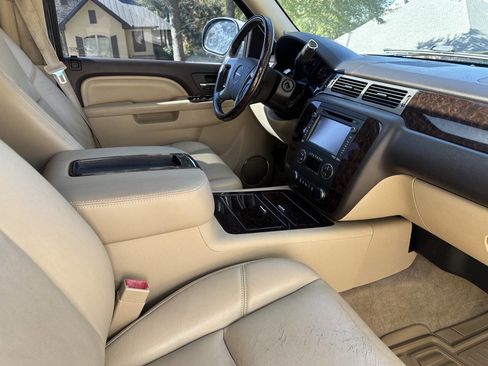 Used 2014 GMC Yukon Denali image 12