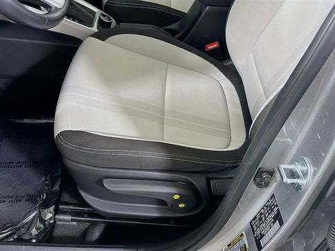 Certified 2023 Hyundai Venue SEL FWD image 25