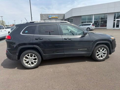 Used 2015 Jeep Cherokee Latitude w/ Cold Weather Group AWD/4WD image 2