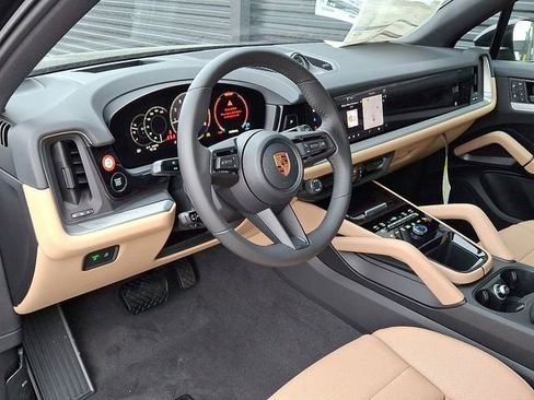 New 2026 Porsche Cayenne AWD/4WD image 4
