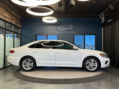 Used 2020 Volkswagen Passat 2.0T SE FWD image 2