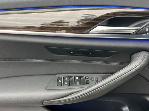 Used 2019 BMW 530i w/ Convenience Package image 12