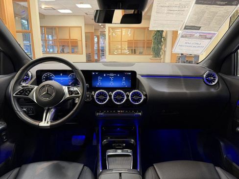 Certified 2025 Mercedes-Benz GLA 250 image 8