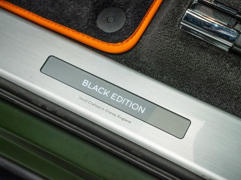 Used 2025 Bentley Bentayga image 37