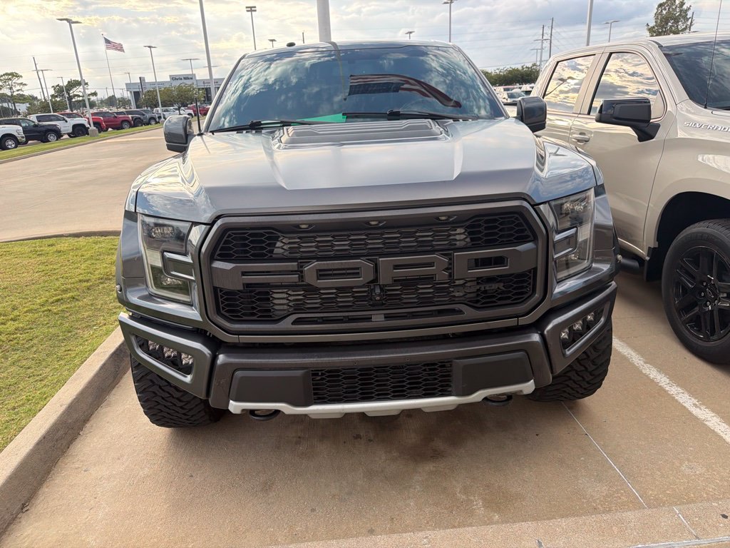 Used 2018 Ford F150 Raptor w/ Equipment Group 802A Luxury AWD/4WD image 2