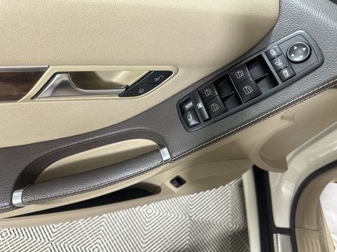 Used 2011 Mercedes-Benz R 350 4MATIC image 11
