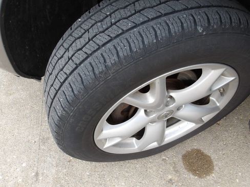 Used 2011 Nissan Rogue SV image 18