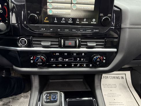 Used 2022 Nissan Pathfinder Platinum image 19