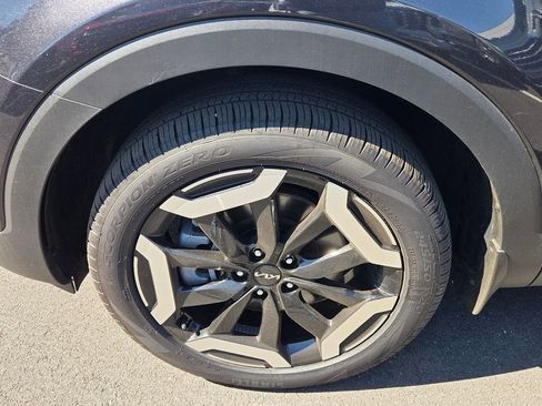 Used 2025 Kia Telluride EX w/ EX Captain's Chair Package AWD/4WD image 11