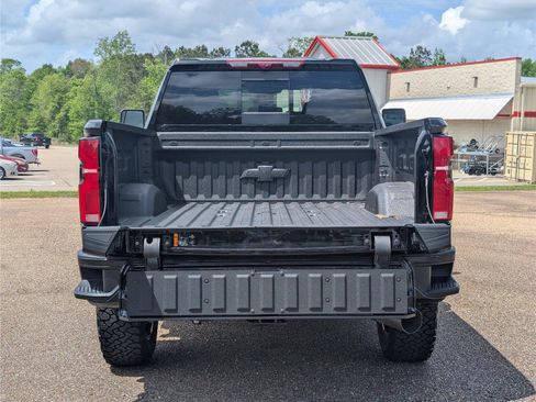 New 2026 Chevrolet Silverado 2500 LTZ w/ LTZ Plus Package AWD/4WD image 6