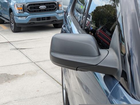 Certified 2018 Ford Explorer XLT FWD image 10