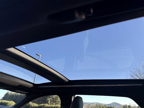 Certified 2025 Toyota Crown Signia w/ Advanced Technology Package image 19