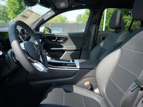 Certified 2025 Mercedes-Benz GLC 300 4MATIC image 23