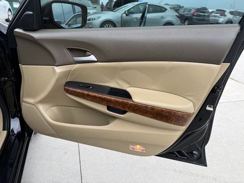 Used 2010 Honda Accord EX-L image 17