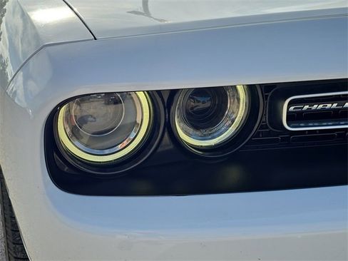 Certified 2019 Dodge Challenger SXT image 7