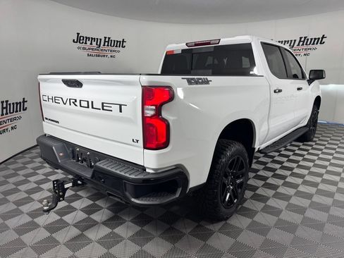 Used 2025 Chevrolet Silverado 1500 LT Trail Boss w/ Dark Appearance Package AWD/4WD image 7