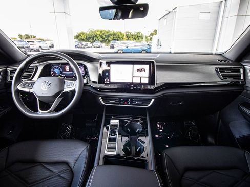 New 2026 Volkswagen Atlas Cross Sport SE FWD image 33