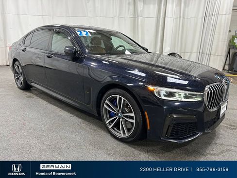 Used 2022 BMW 750i xDrive w/ Luxury Rear Seating Package AWD/4WD image 3