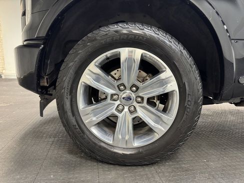 Used 2017 Ford F150 Platinum w/ Equipment Group 701A Luxury image 9