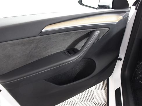 Used 2023 Tesla Model Y Long Range AWD/4WD image 14