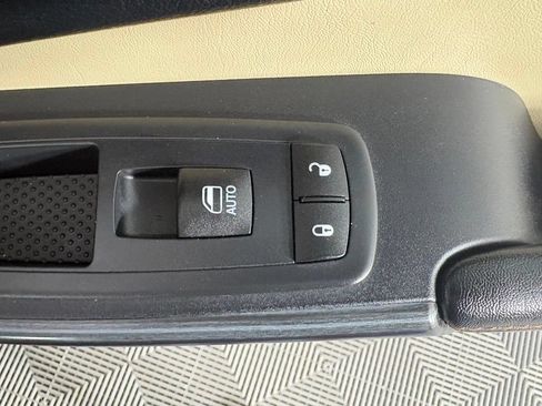 Used 2016 Jeep Cherokee Limited w/ Trailer Tow Group AWD/4WD image 41