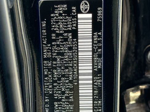 Used 2025 Toyota Camry LE FWD image 28