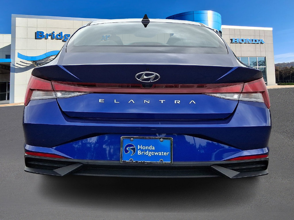 Used 2023 Hyundai Elantra SEL FWD image 4