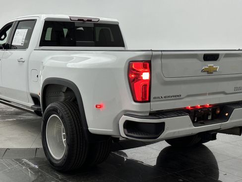 Used 2022 Chevrolet Silverado 3500 High Country image 7