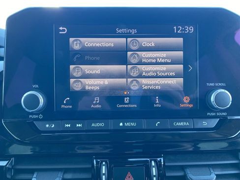 Used 2025 Nissan Pathfinder SV image 40