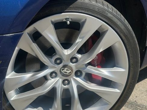 Used 2015 Hyundai Genesis 3.8 RWD image 17