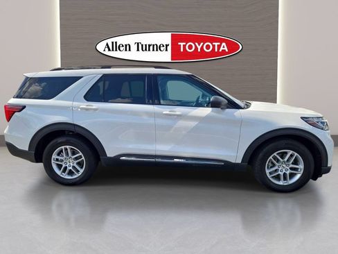 Used 2025 Ford Explorer Active w/ Active Comfort Package RWD image 6
