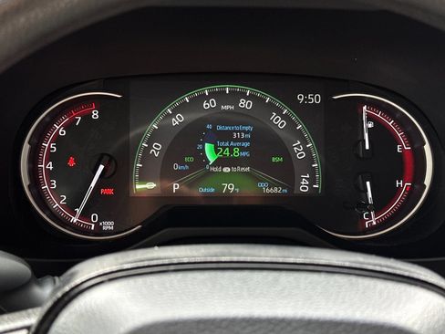 Used 2025 Toyota RAV4 XLE FWD image 22