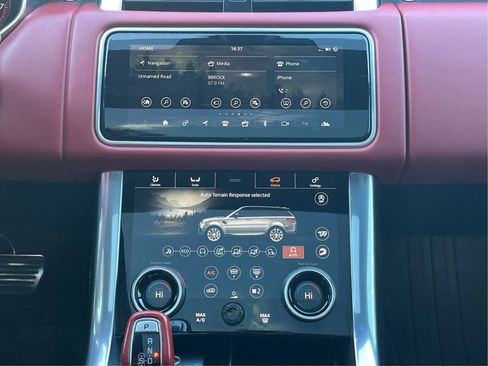Used 2022 Land Rover Range Rover Sport SVR image 20