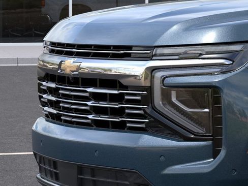 New 2026 Chevrolet Suburban Premier w/ Sun And Tow Package AWD/4WD image 14