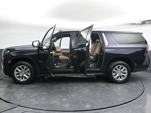 Used 2024 Chevrolet Suburban Premier image 34