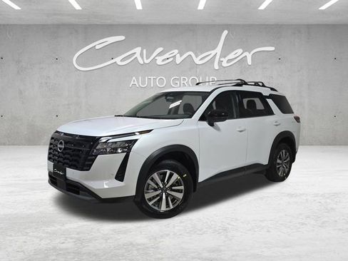 New 2026 Nissan Pathfinder SL image 1