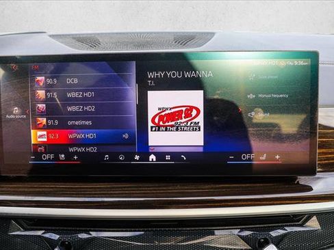 Used 2024 BMW X5 xDrive50e image 17